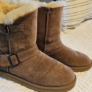 BearPaw Women's Tan Suede Shearling Boots, Size 8
